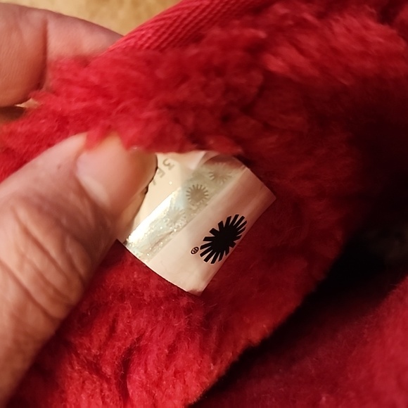 UGG Big Kid's Classic Metallic Sparkle Short Boots - Picture 10 of 14